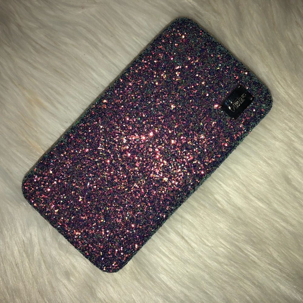 IT Cosmetics- Sparkle clutch with pockets